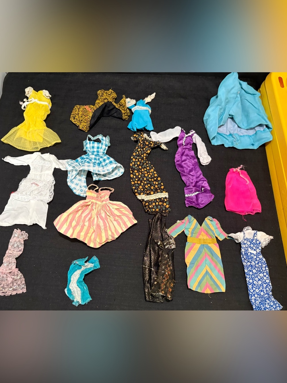 Mix 15 Vintage Barbie, Mattel Doll & Other Dolls Dresses Read Description